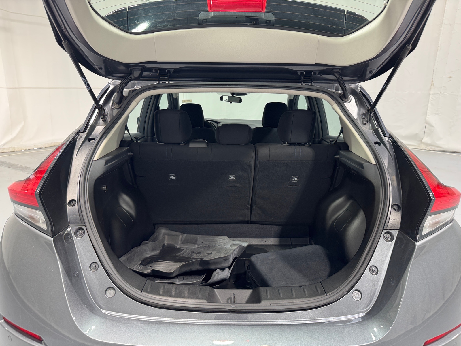 Thumbnail: 2022 Nissan Leaf - 7