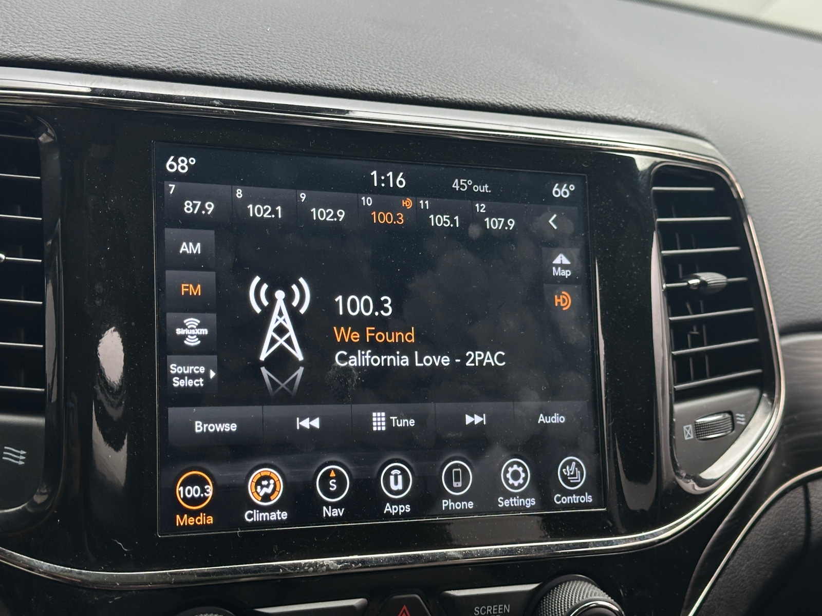 Thumbnail: 2021 Jeep Grand Cherokee - 3