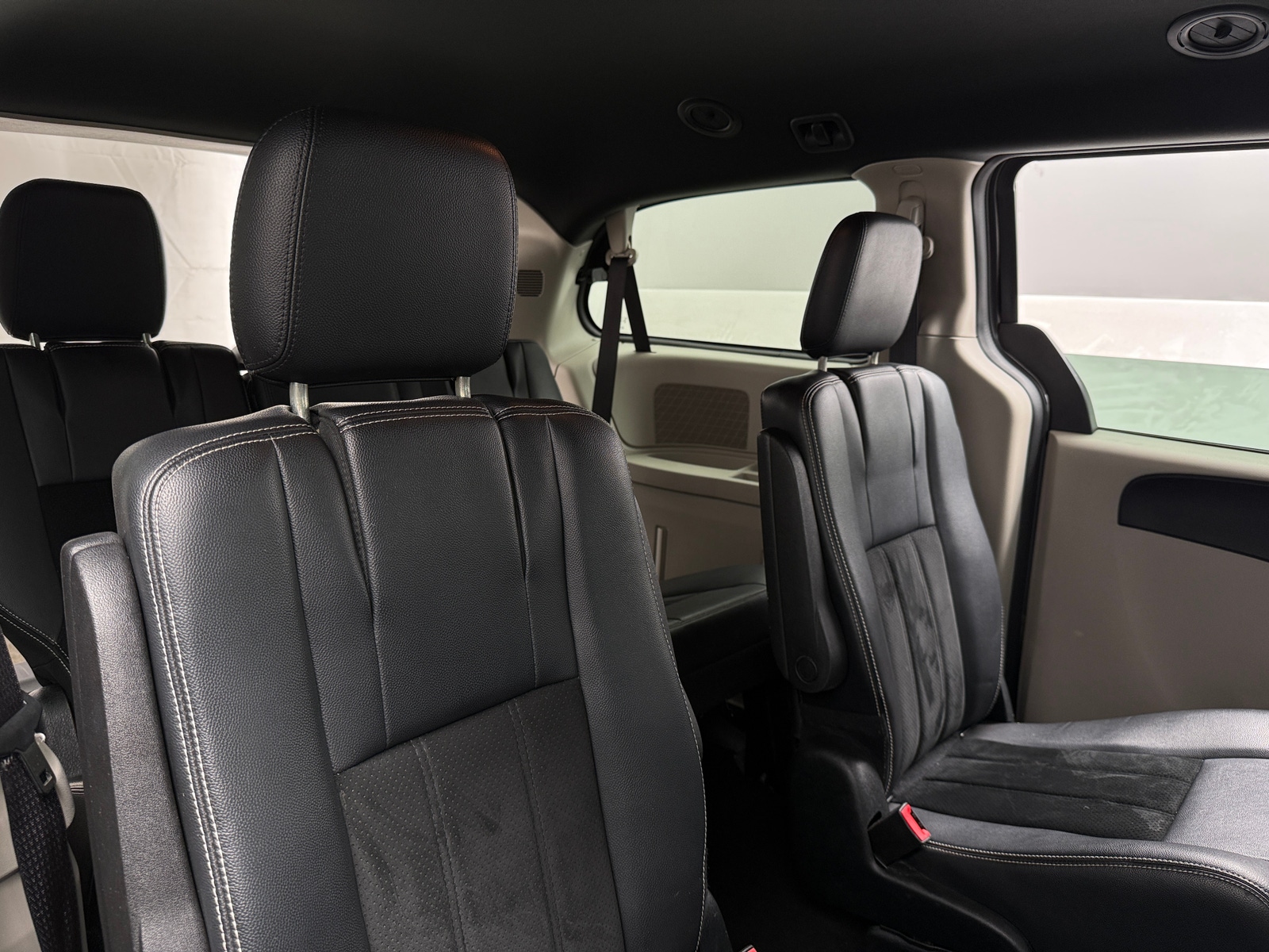 Thumbnail: 2017 Dodge Grand Caravan - 5