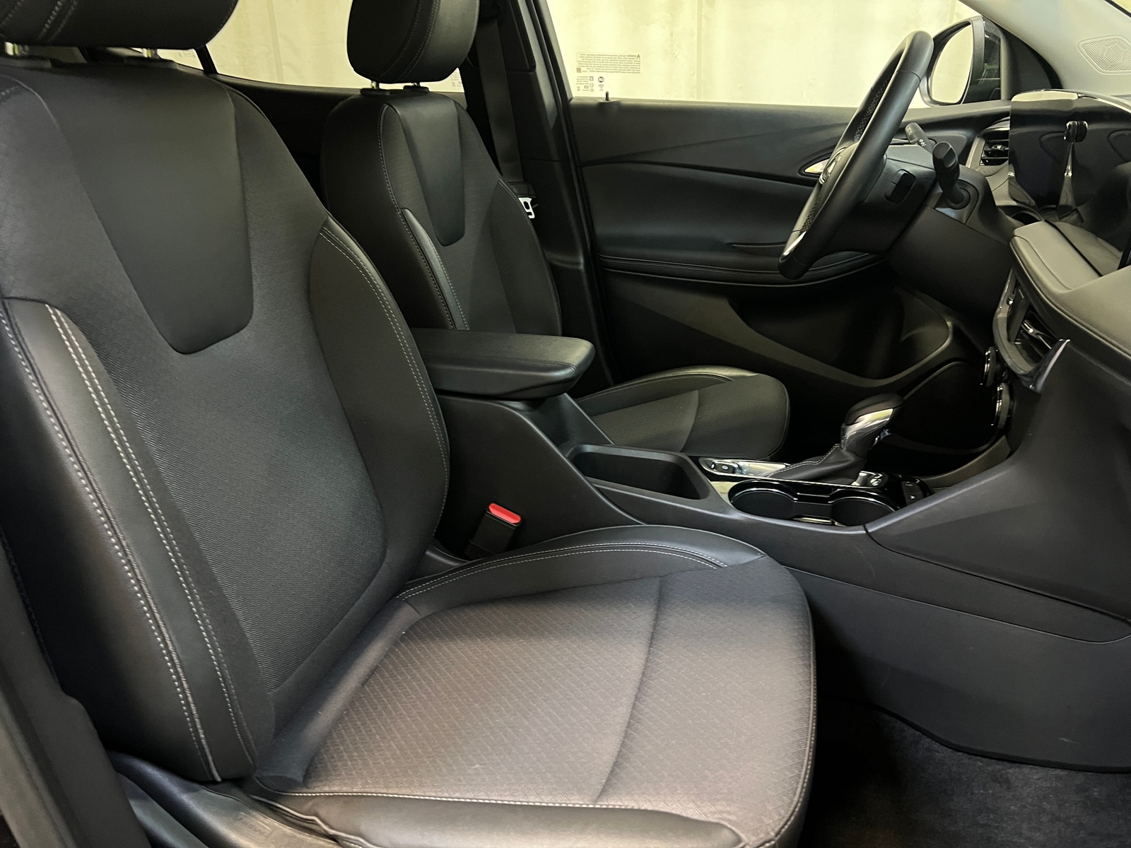 Thumbnail: 2025 Buick Encore GX - 2