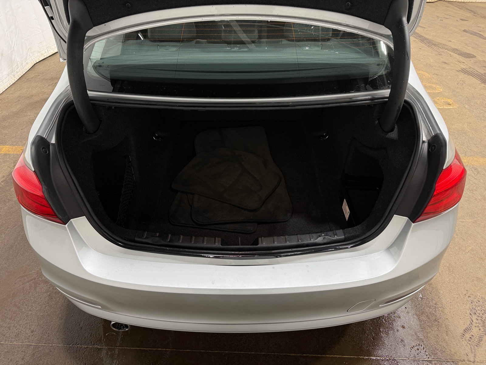 Thumbnail: 2018 BMW 3 Series - 6