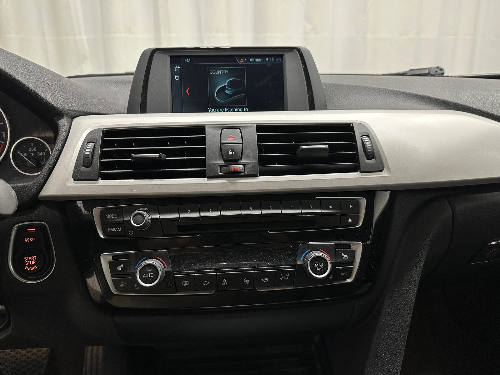 Thumbnail: 2018 BMW 3 Series - 3