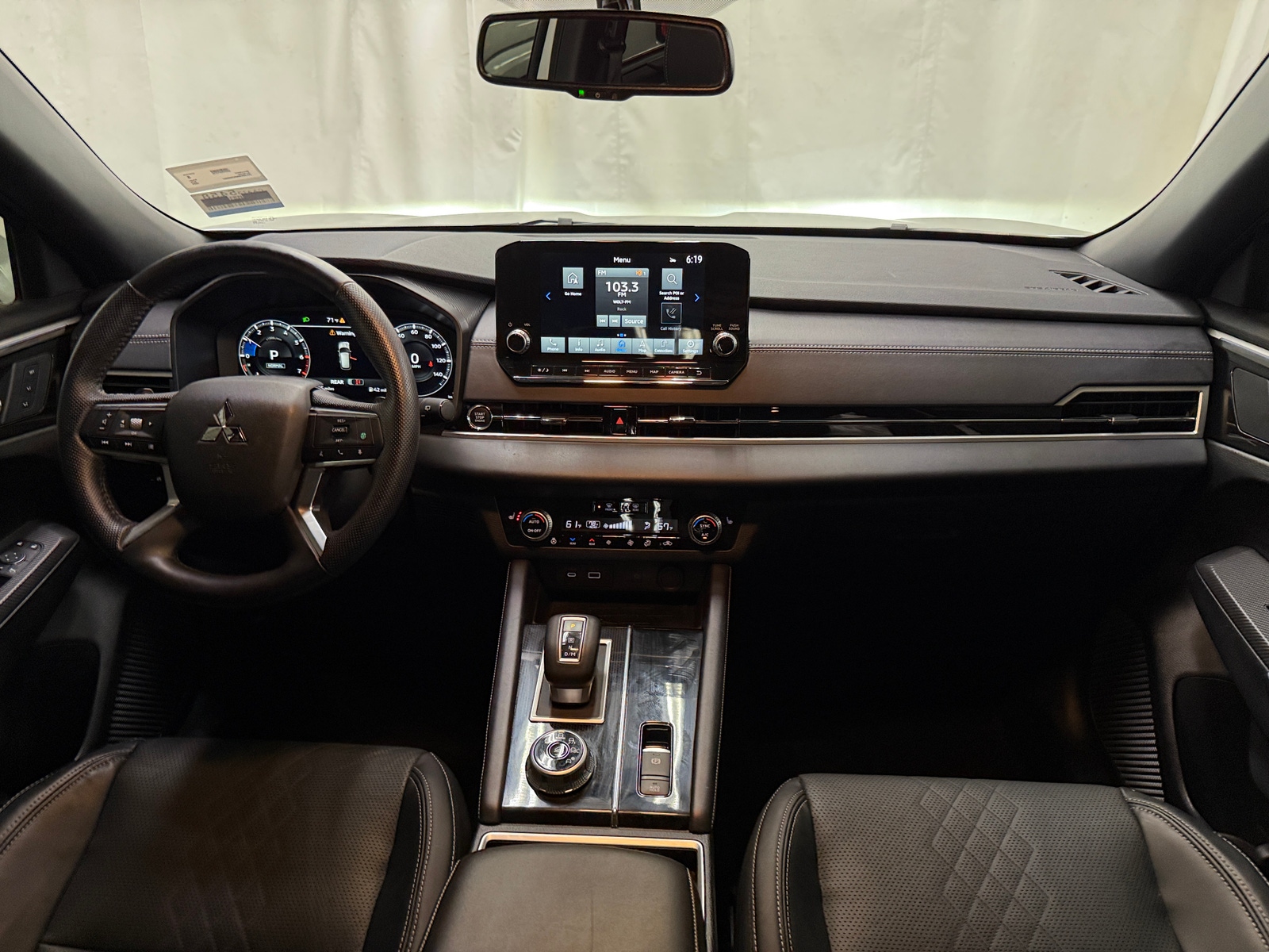 Thumbnail: 2024 Mitsubishi Outlander - 2