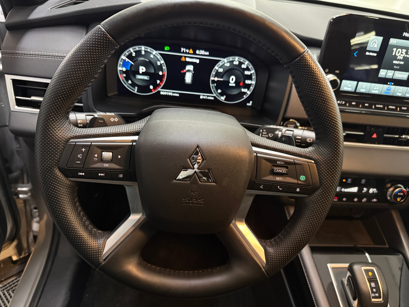 Thumbnail: 2024 Mitsubishi Outlander - 4