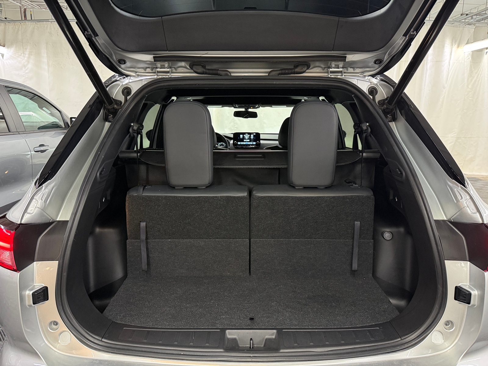 Thumbnail: 2024 Mitsubishi Outlander - 6