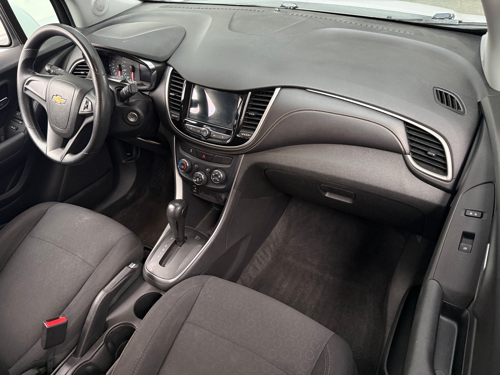 Thumbnail: 2018 Chevrolet Trax - 3