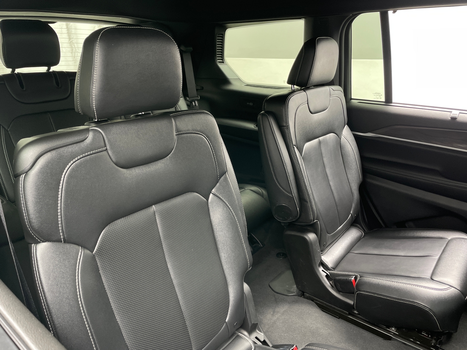 Thumbnail: 2024 Jeep Grand Cherokee L - 5