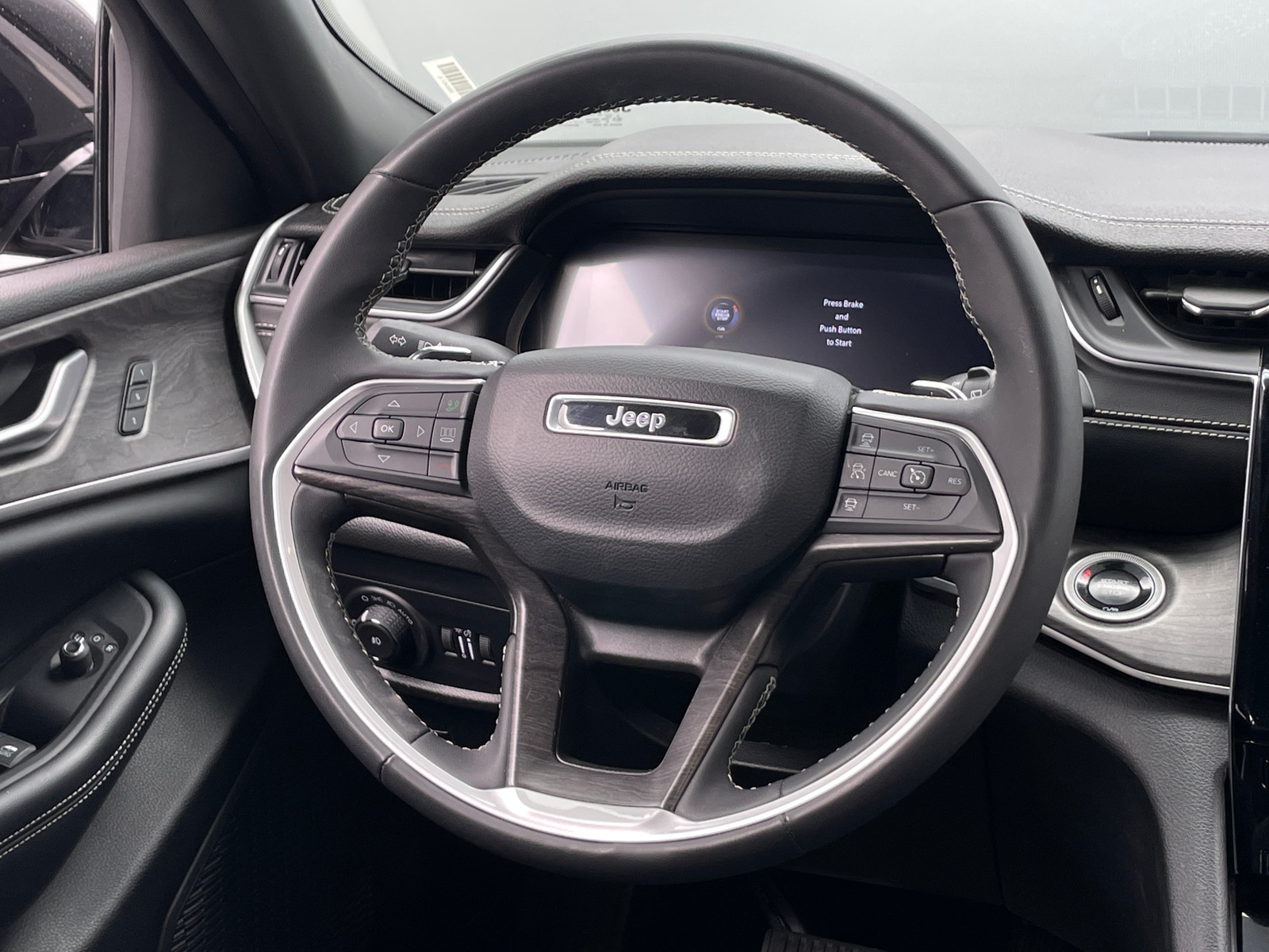 Thumbnail: 2024 Jeep Grand Cherokee L - 4