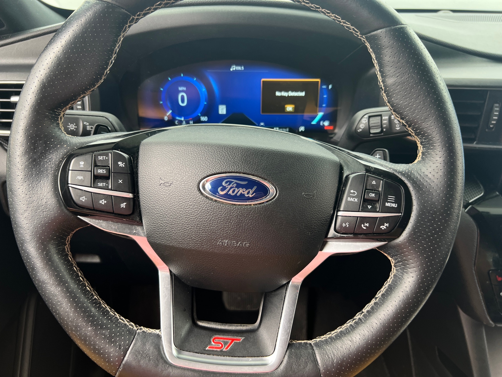 Thumbnail: 2022 Ford Explorer - 5