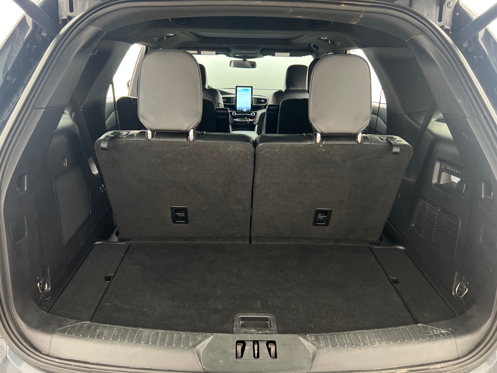 Thumbnail: 2022 Ford Explorer - 7