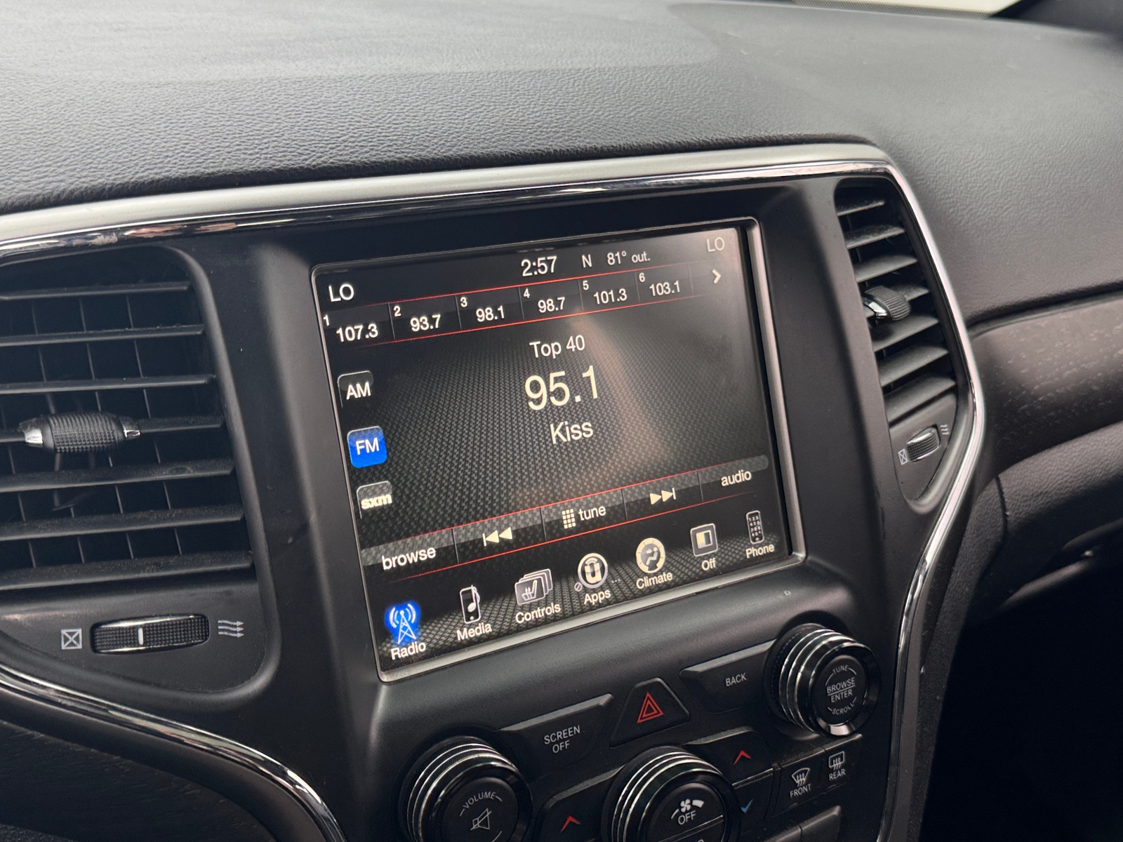 Thumbnail: 2017 Jeep Grand Cherokee - 4