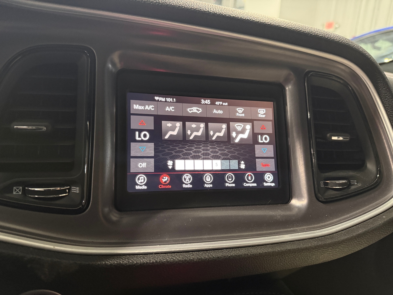 Thumbnail: 2019 Dodge Challenger - 3