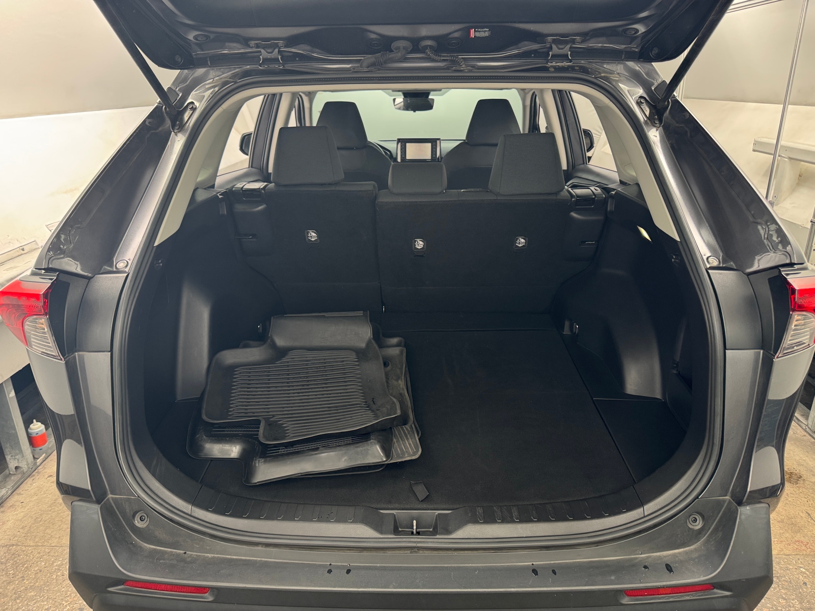 Thumbnail: 2022 Toyota RAV4 - 7