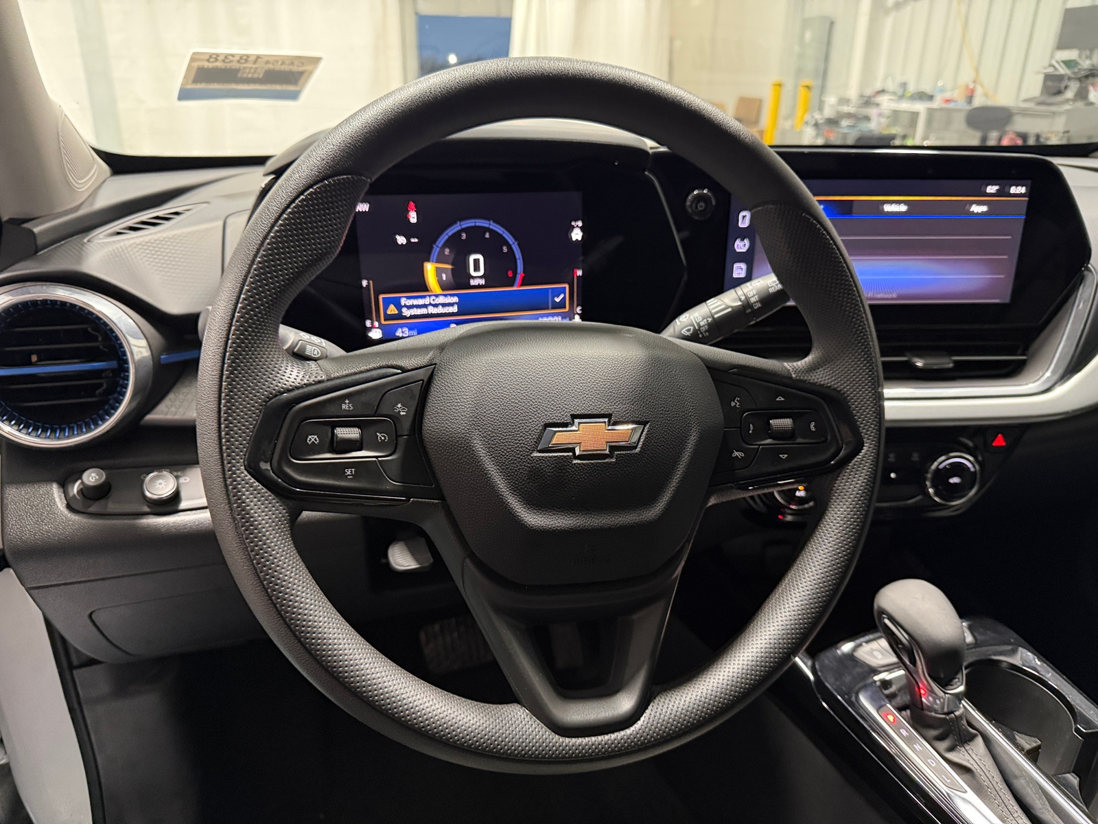 Thumbnail: 2025 Chevrolet Trax - 5