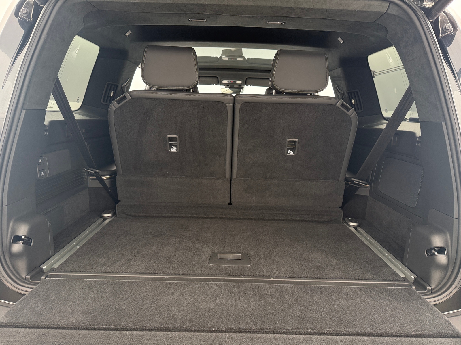 Thumbnail: 2023 Rivian R1S - 6