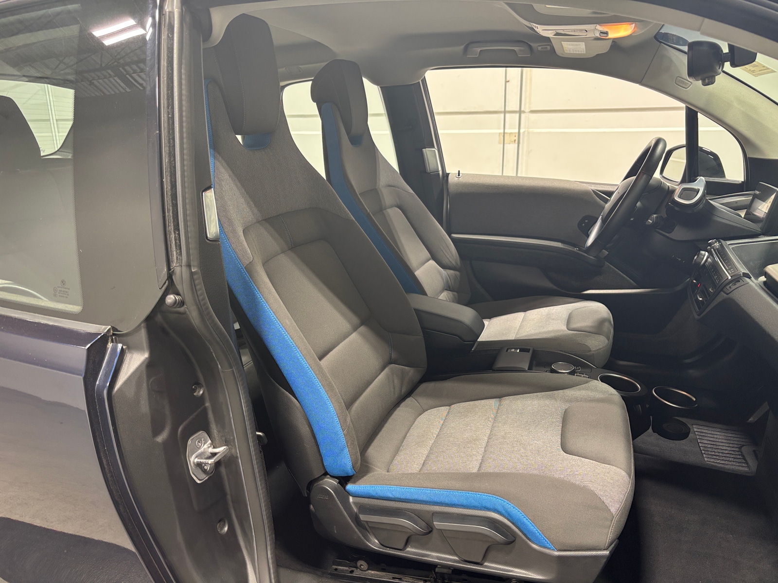 Thumbnail: 2018 BMW i3 - 2