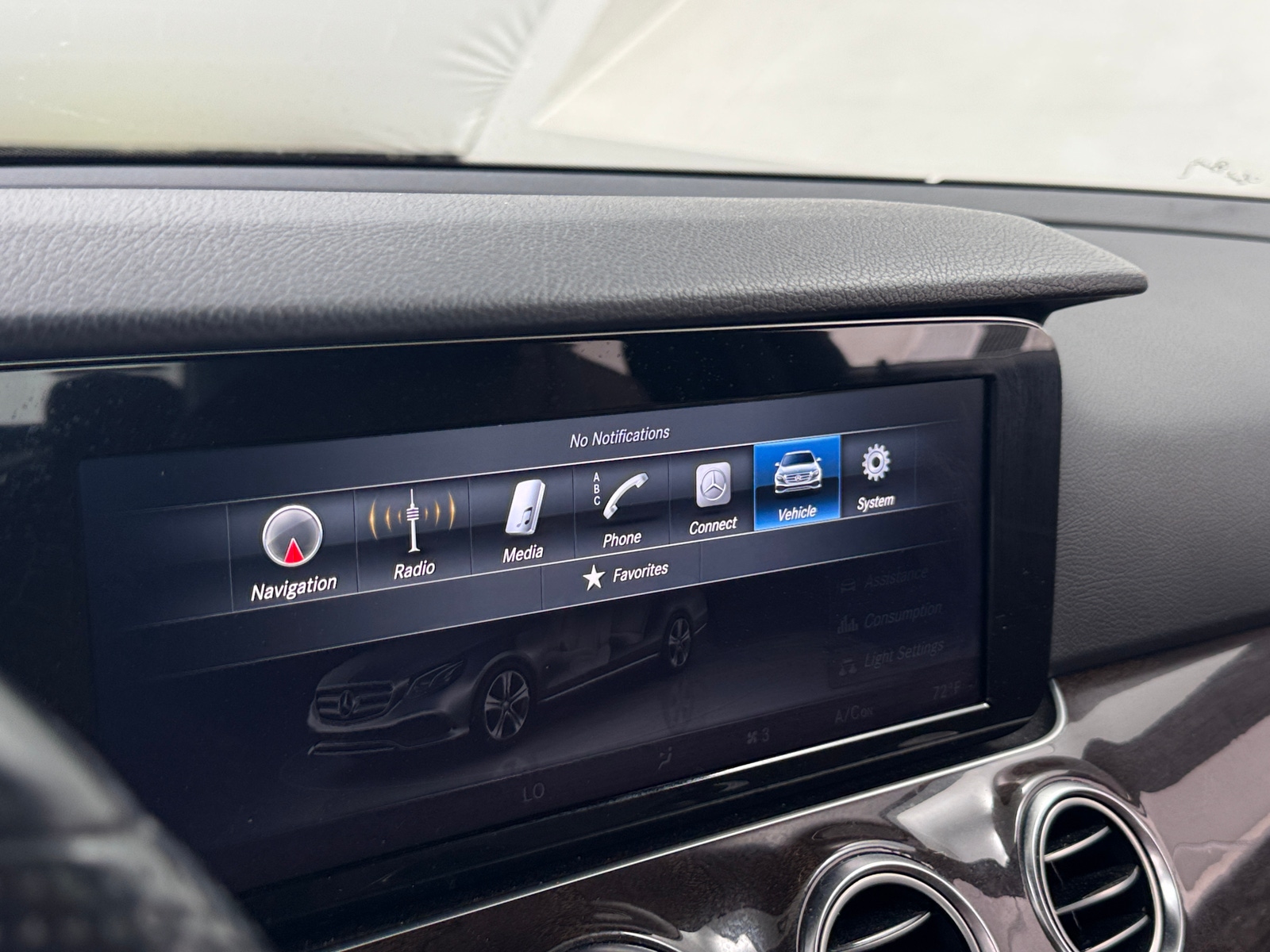 Thumbnail: 2017 Mercedes-Benz E-Class - 3