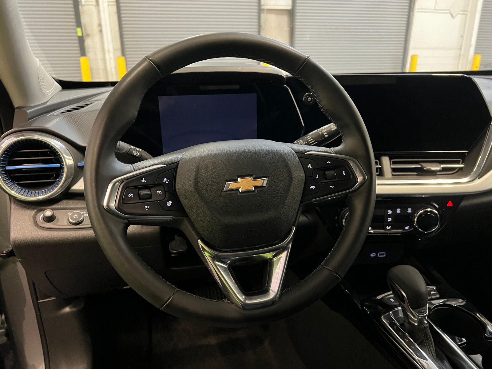 Thumbnail: 2025 Chevrolet Trax - 5