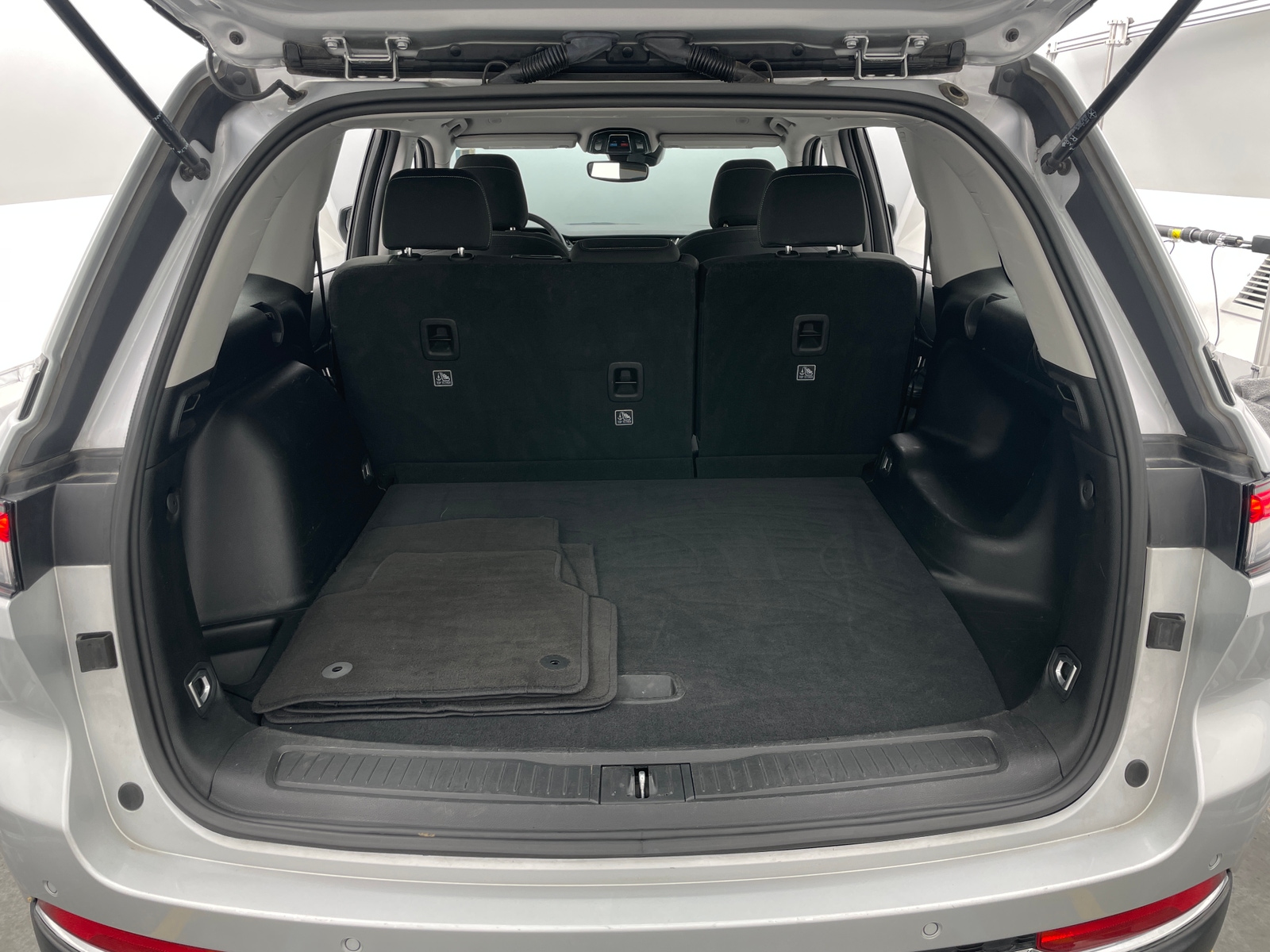 Thumbnail: 2023 Jeep Grand Cherokee - 7