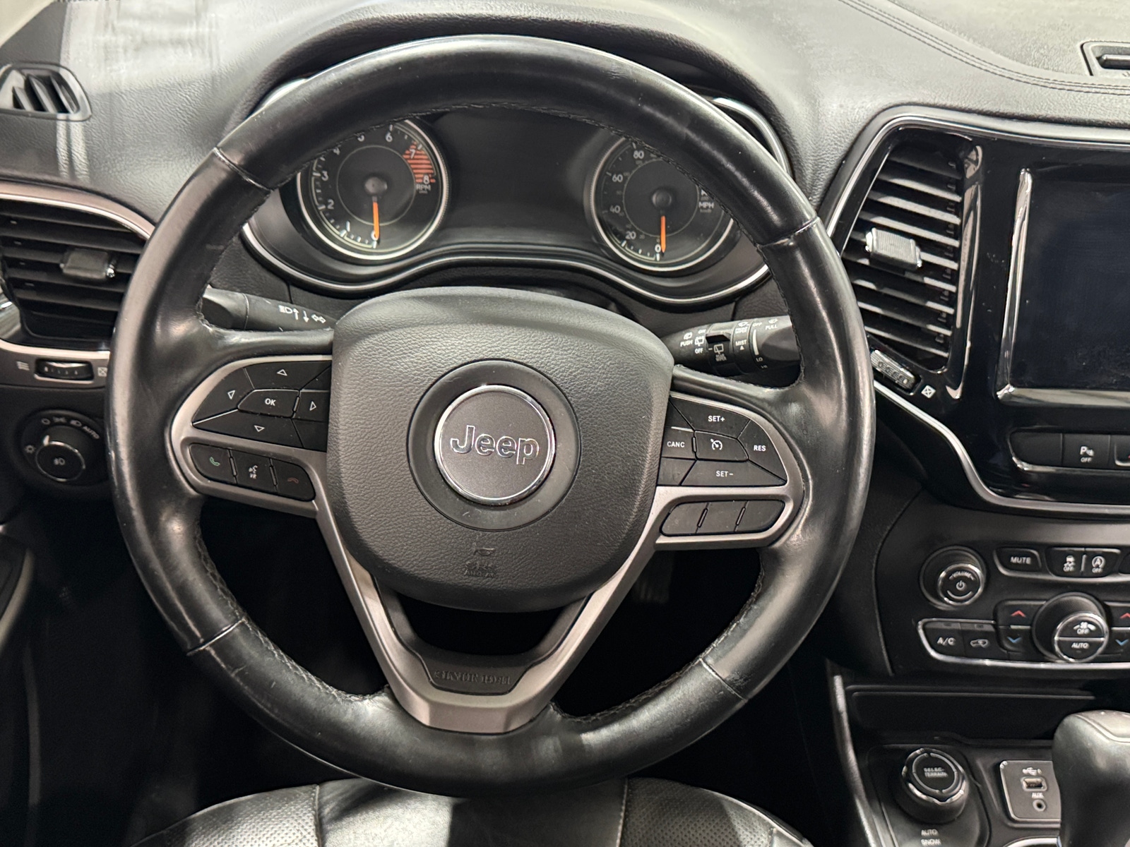 Thumbnail: 2019 Jeep Cherokee - 4