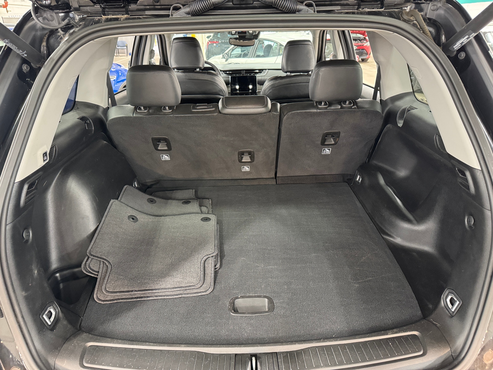 Thumbnail: 2023 Jeep Grand Cherokee - 6