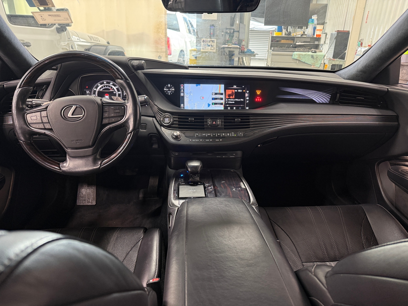 Thumbnail: 2018 Lexus LS - 3