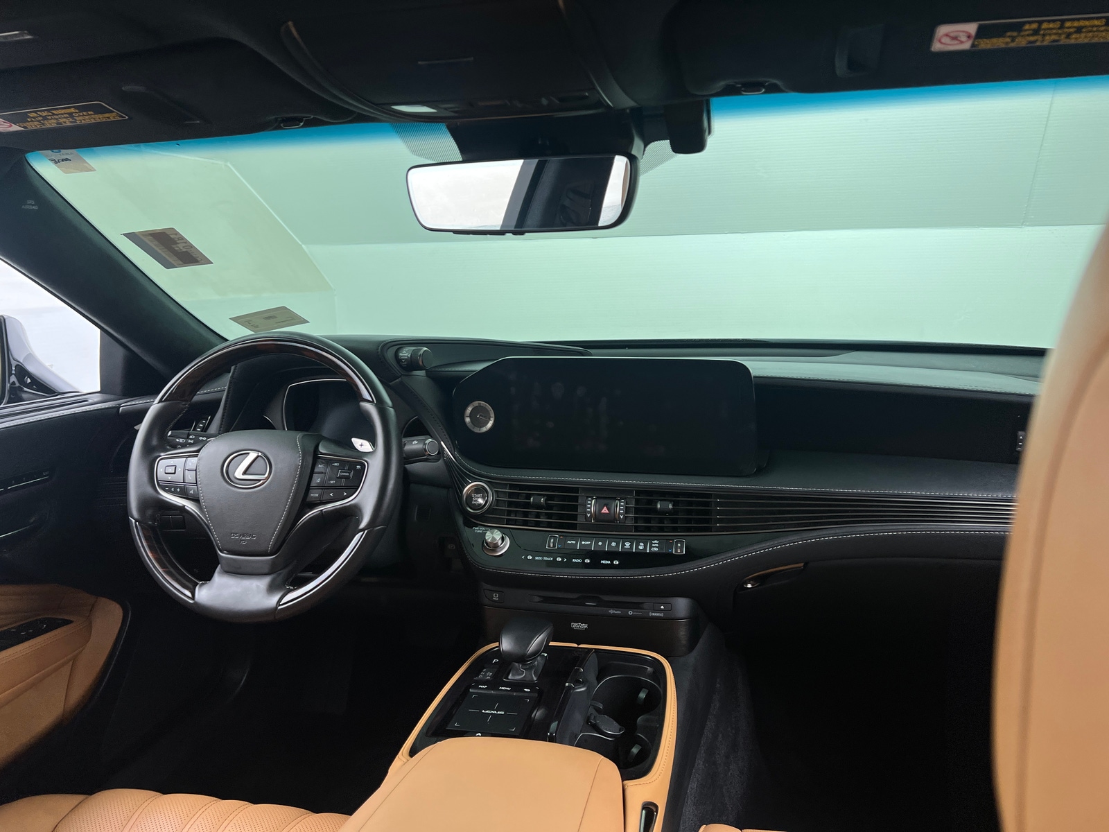 Thumbnail: 2022 Lexus LS - 2