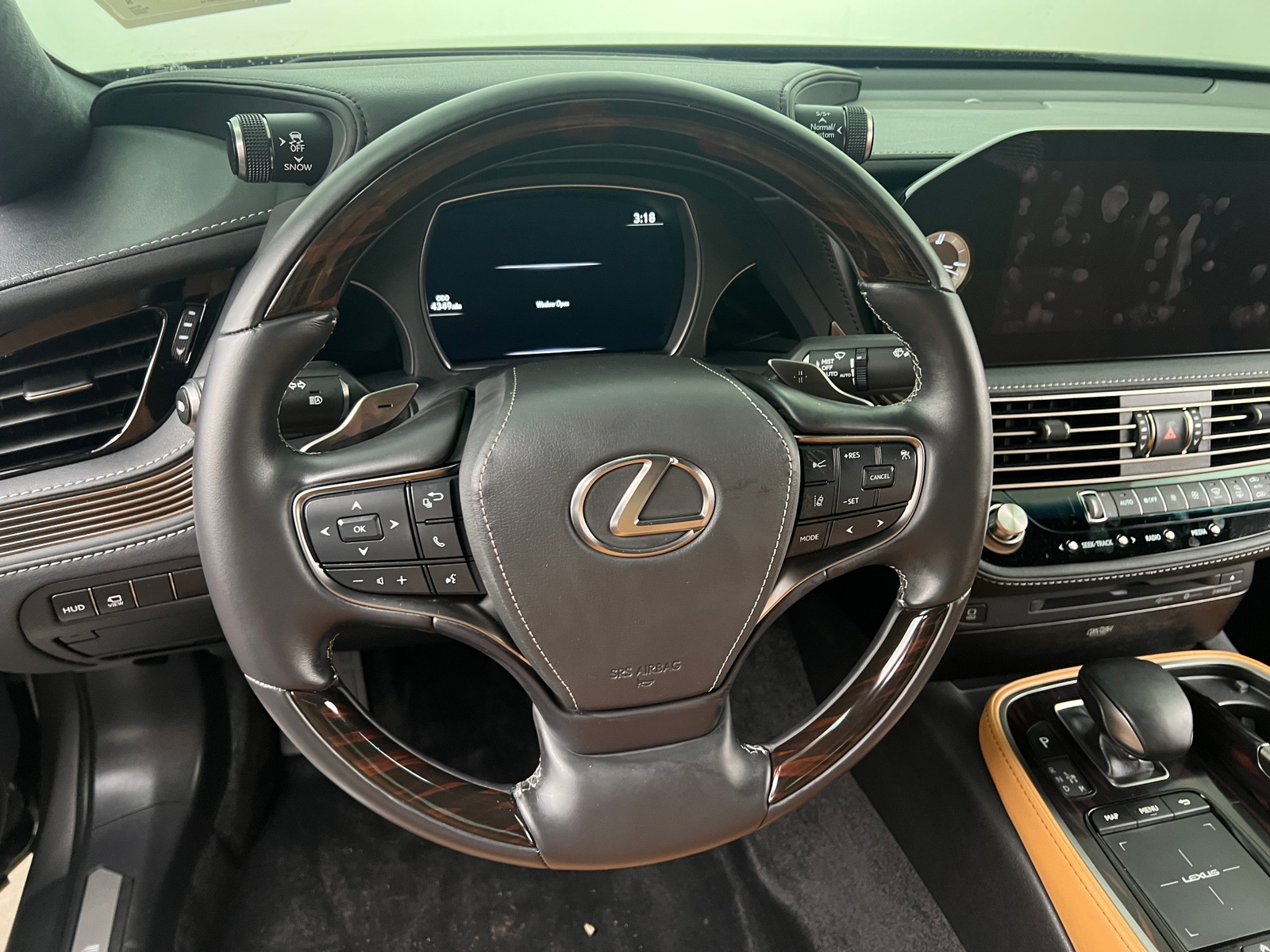 Thumbnail: 2022 Lexus LS - 4