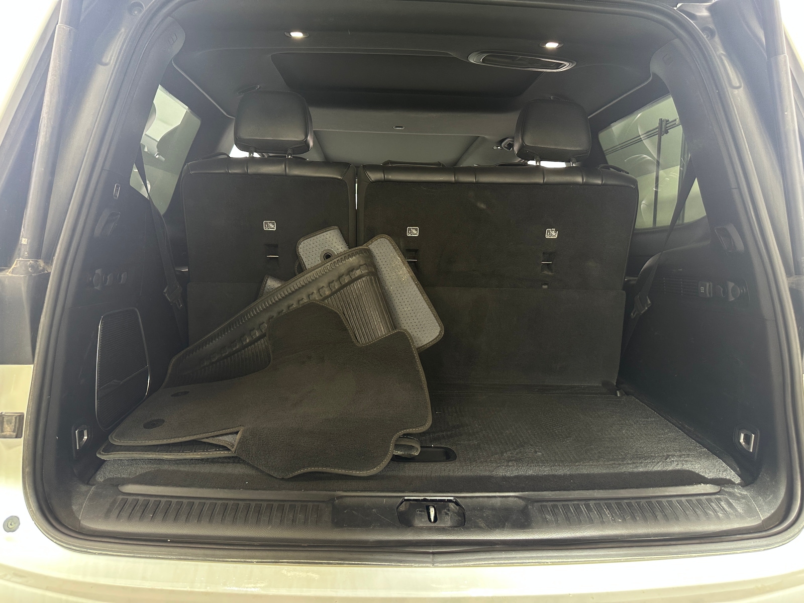 Thumbnail: 2022 Jeep Wagoneer - 6