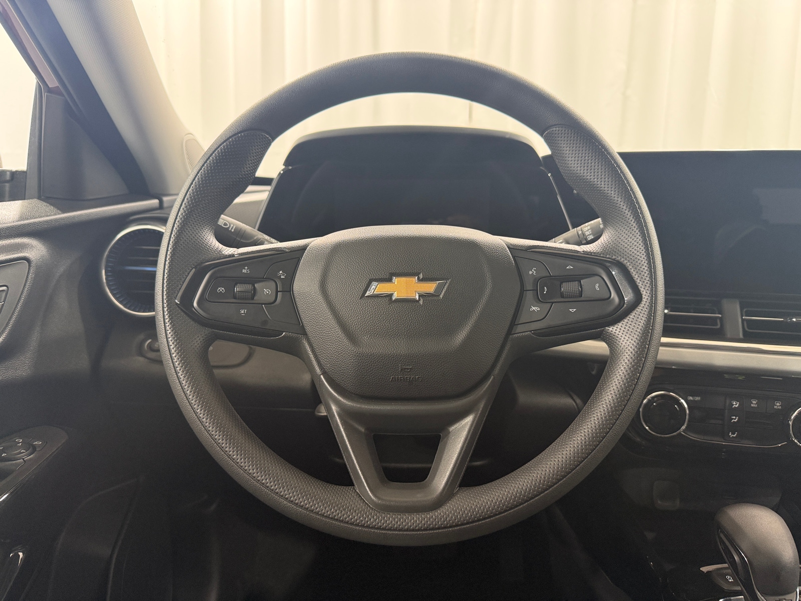 Thumbnail: 2025 Chevrolet Trax - 5