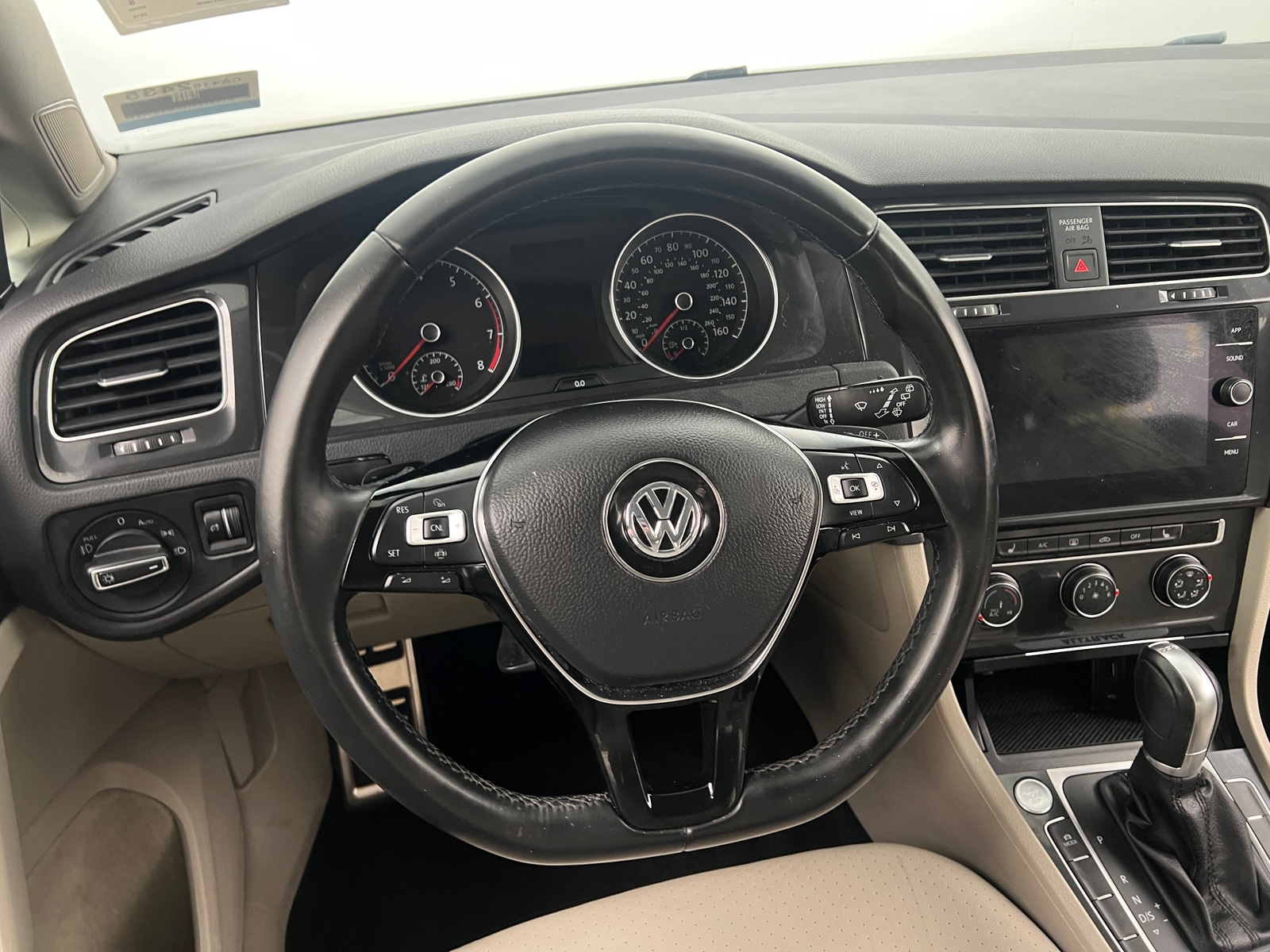Thumbnail: 2019 Volkswagen Golf - 4