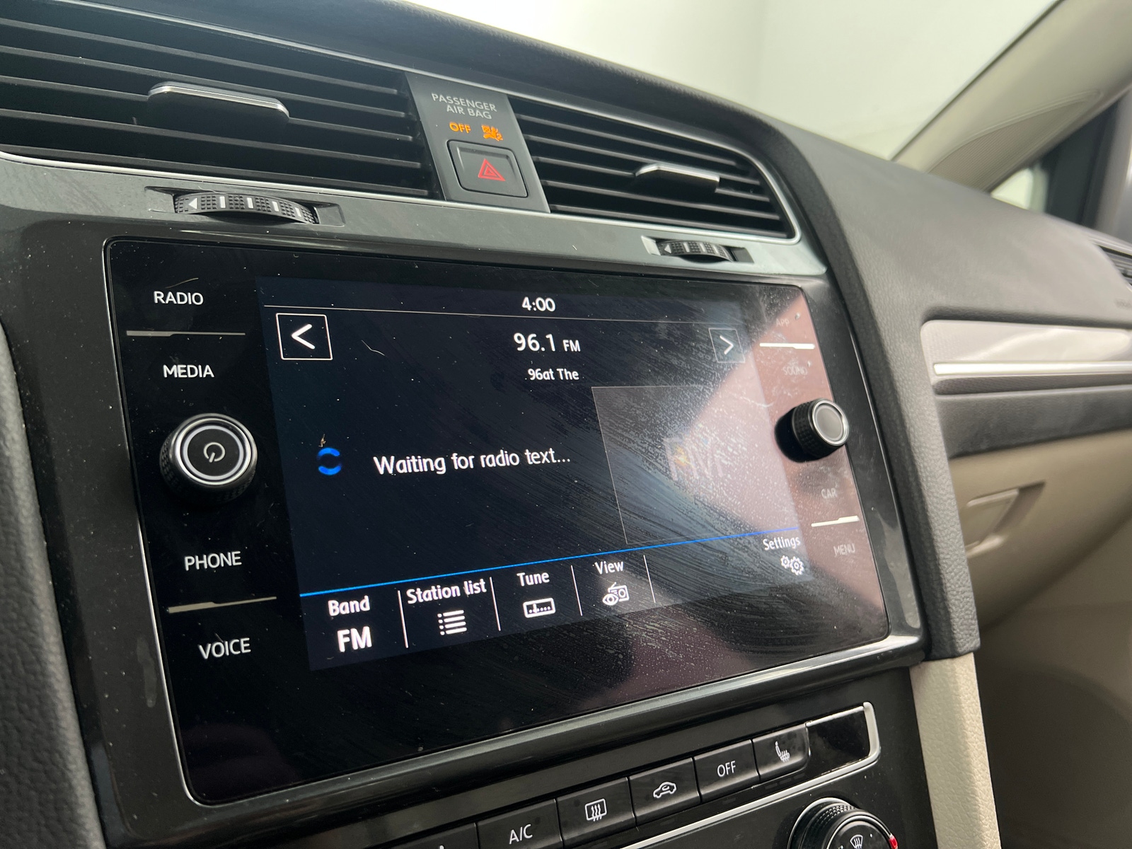 Thumbnail: 2019 Volkswagen Golf - 3