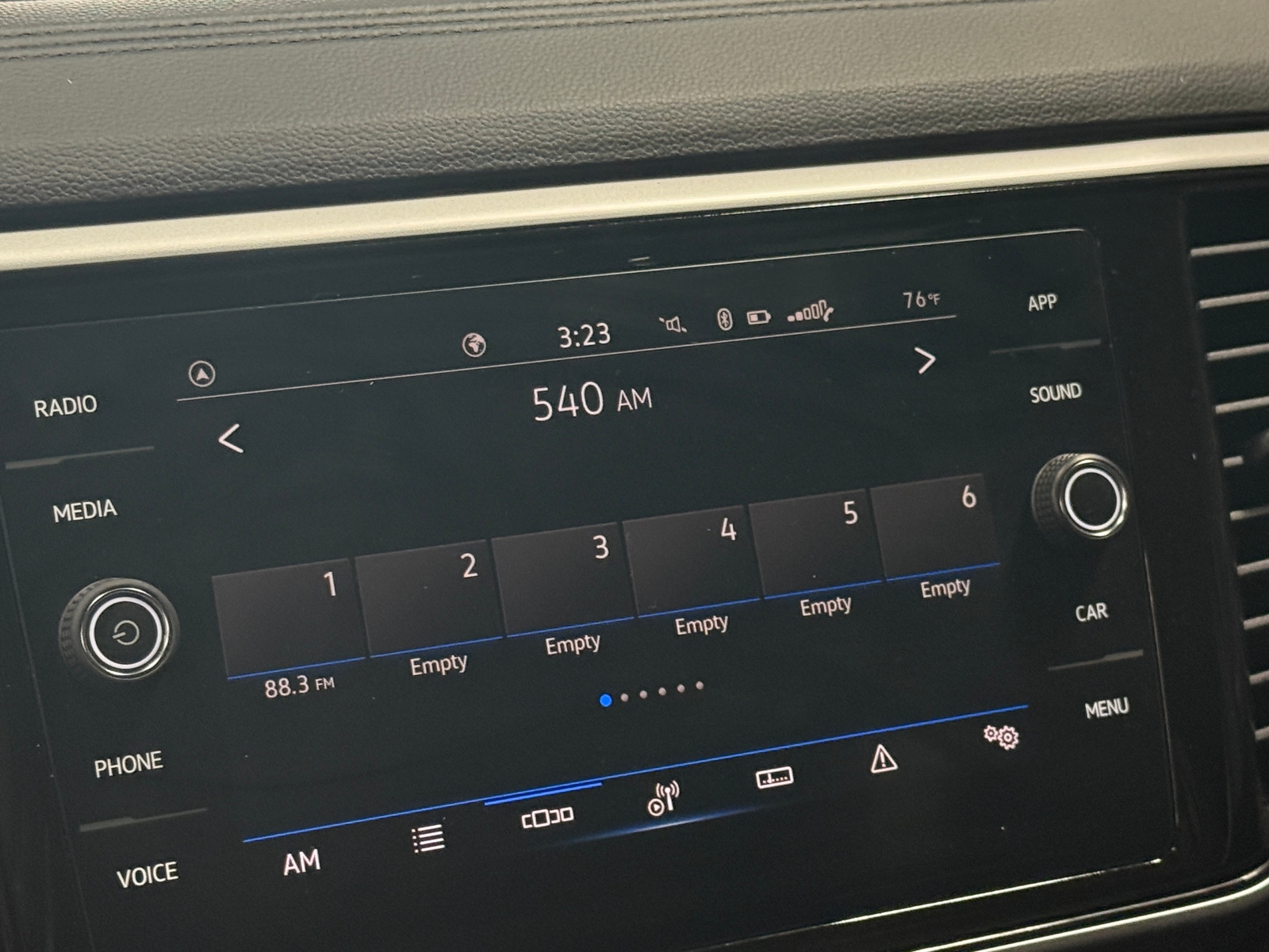 Thumbnail: 2022 Volkswagen Atlas - 3