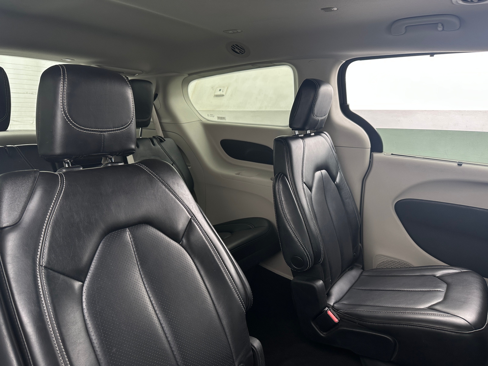 Thumbnail: 2023 Chrysler Pacifica - 5