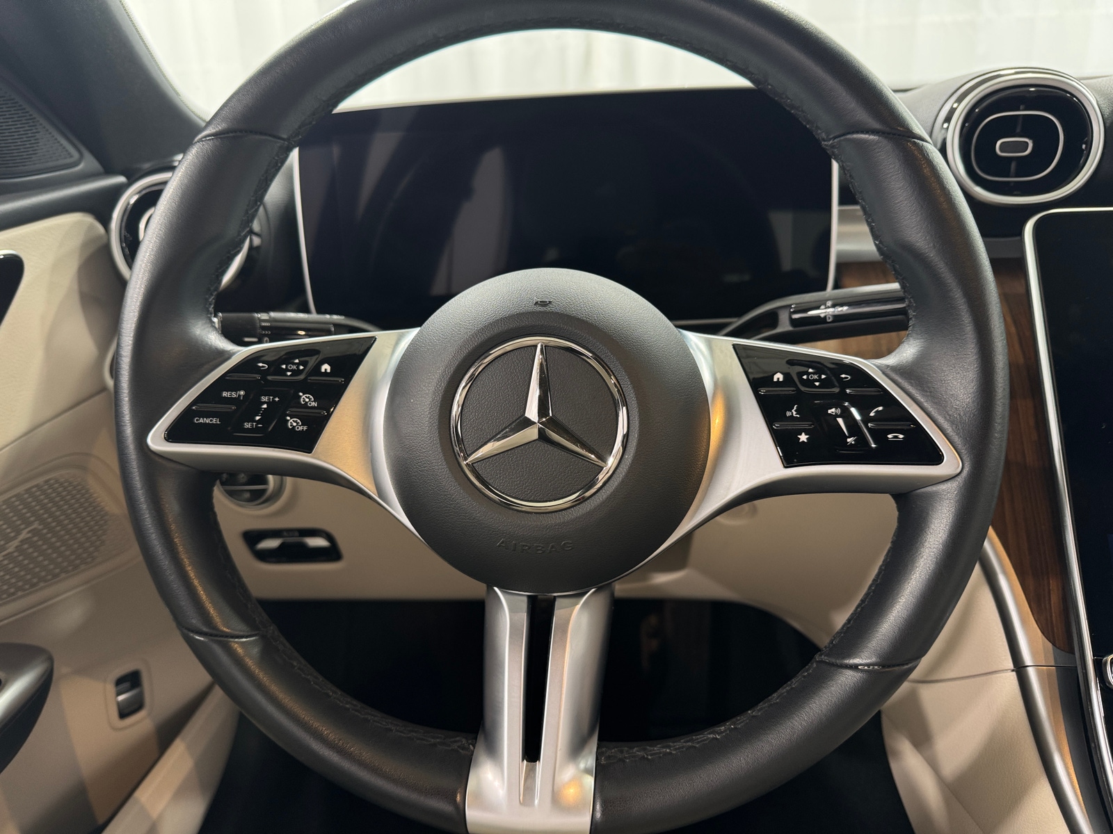 Thumbnail: 2025 Mercedes-Benz C-Class - 4