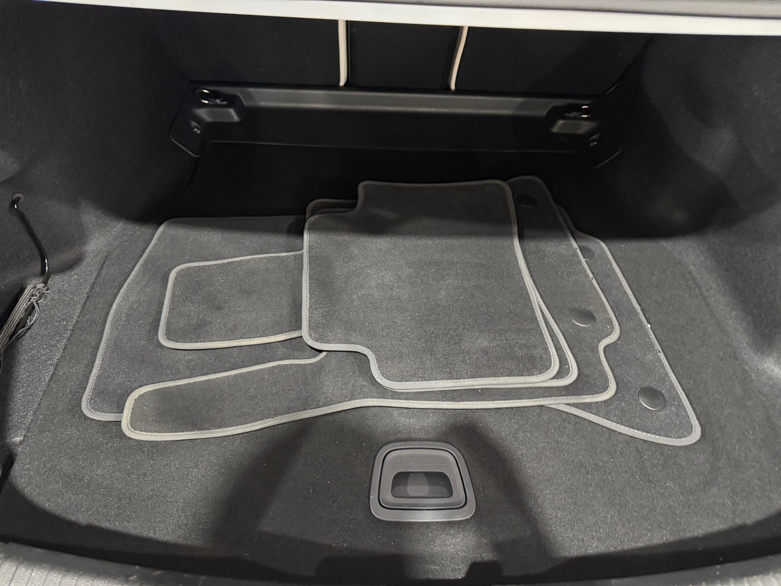 Thumbnail: 2025 Mercedes-Benz C-Class - 6