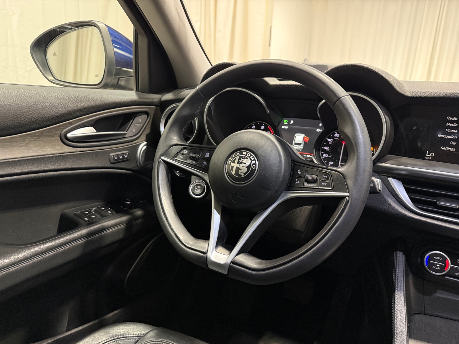 Thumbnail: 2018 Alfa Romeo Stelvio - 4