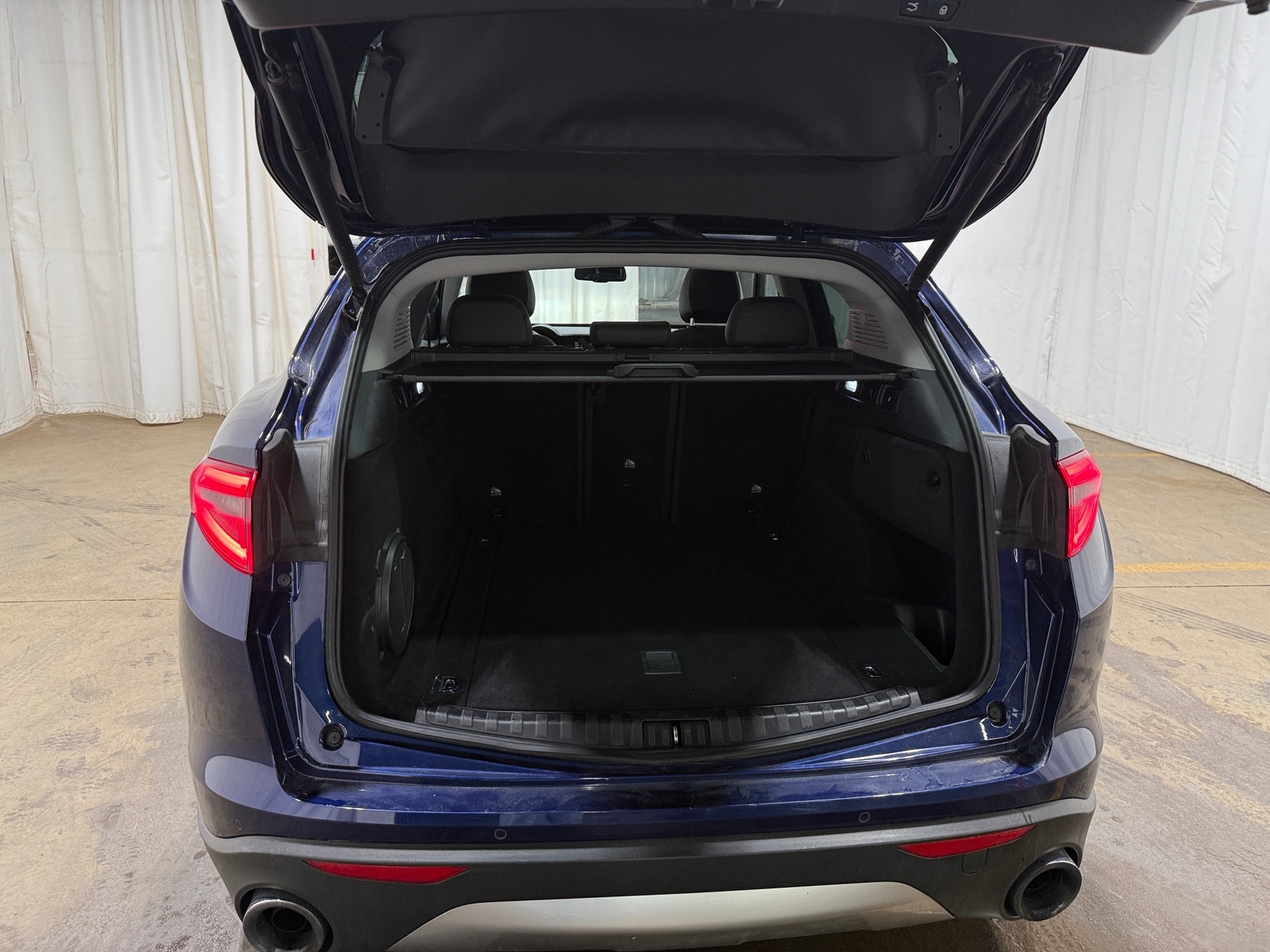 Thumbnail: 2018 Alfa Romeo Stelvio - 6