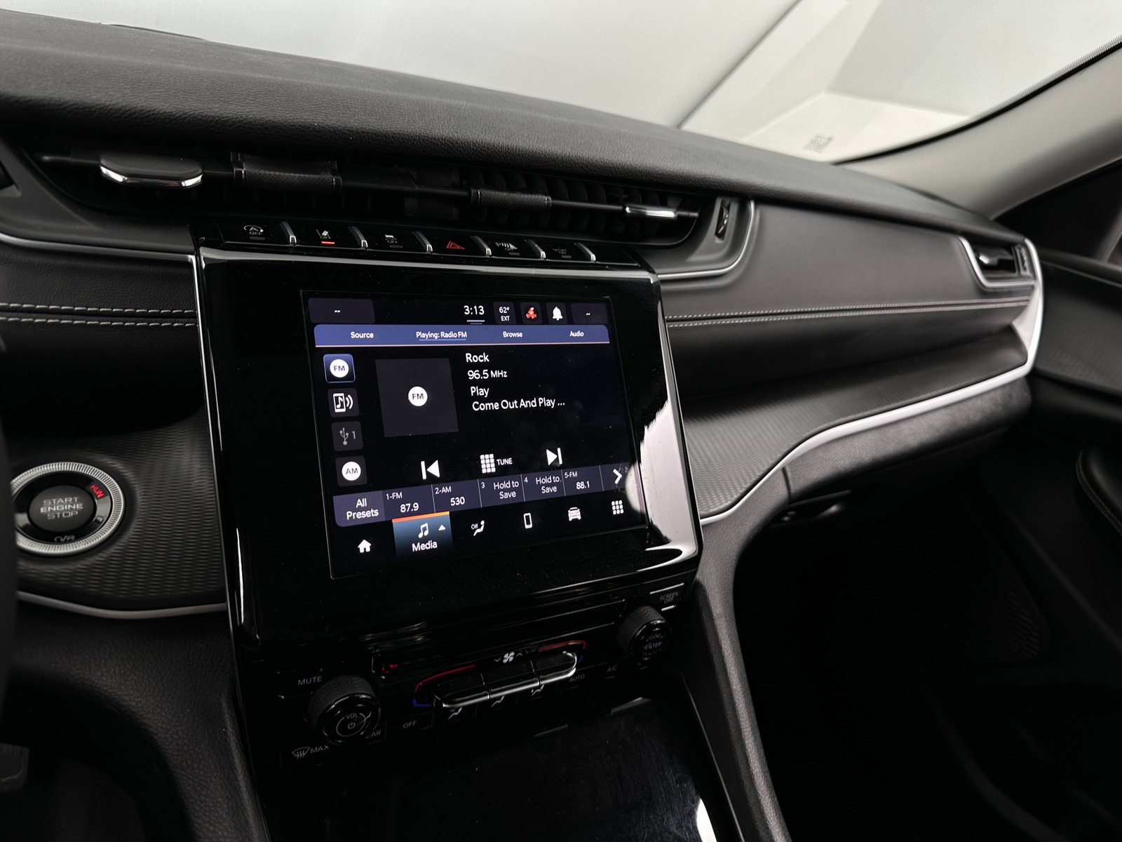 Thumbnail: 2024 Jeep Grand Cherokee - 4