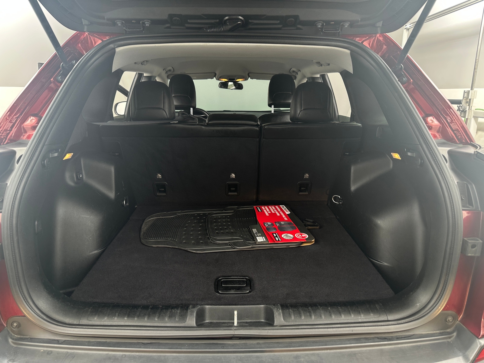 Thumbnail: 2019 Jeep Cherokee - 7