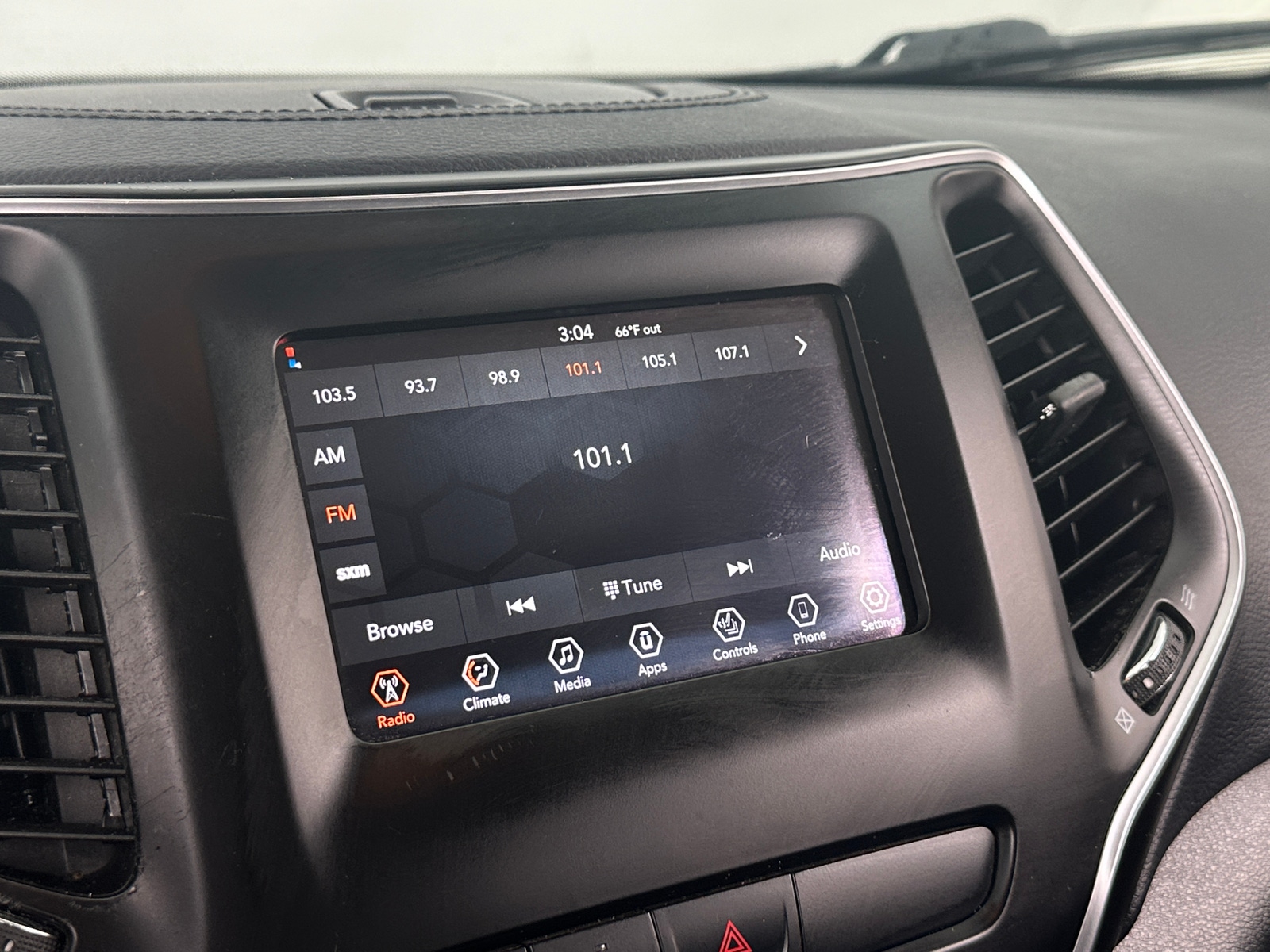 Thumbnail: 2019 Jeep Cherokee - 4