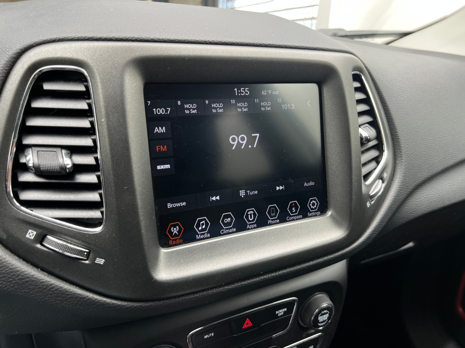 Thumbnail: 2019 Jeep Compass - 3