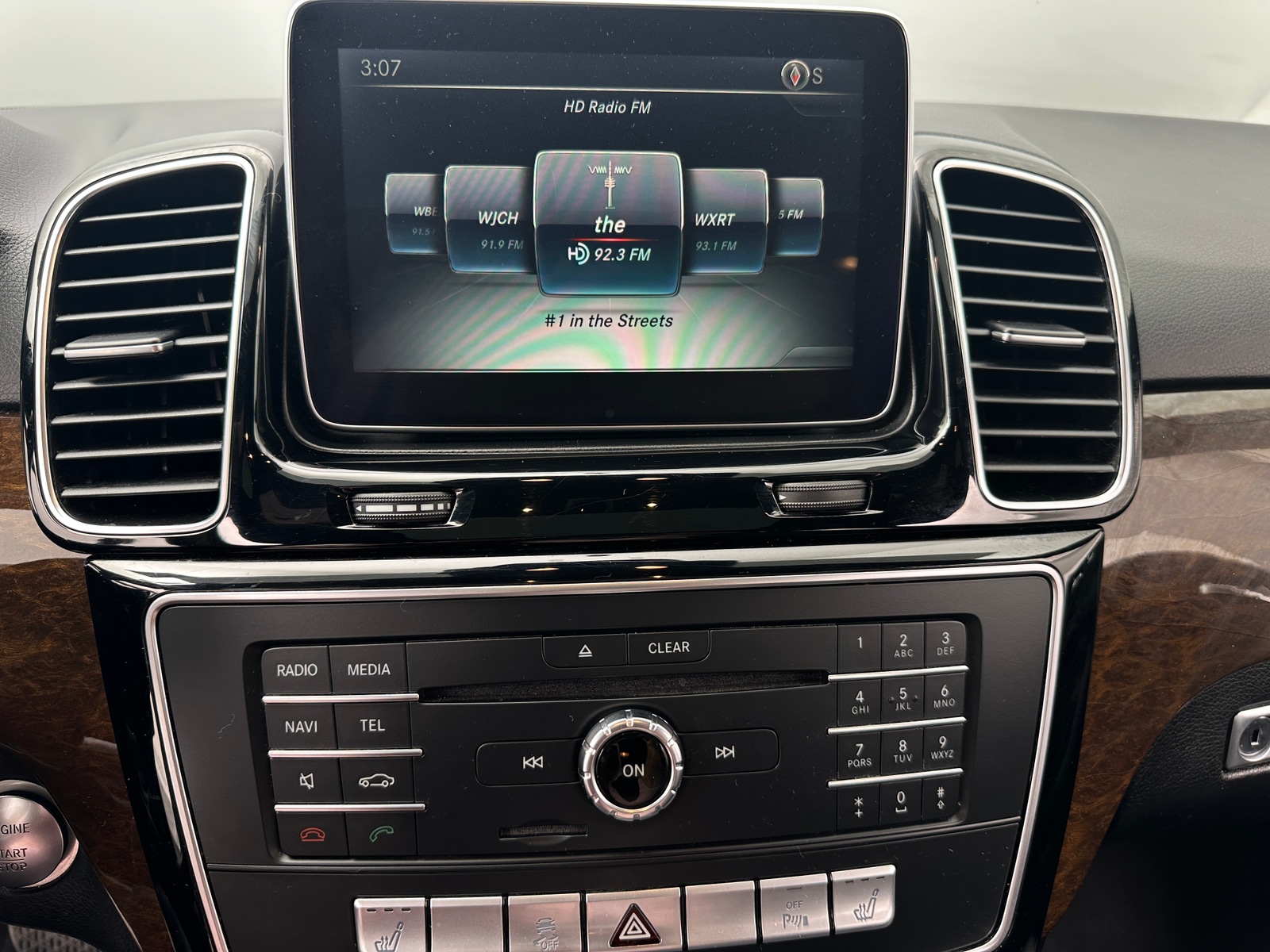 Thumbnail: 2016 Mercedes-Benz GLE - 3