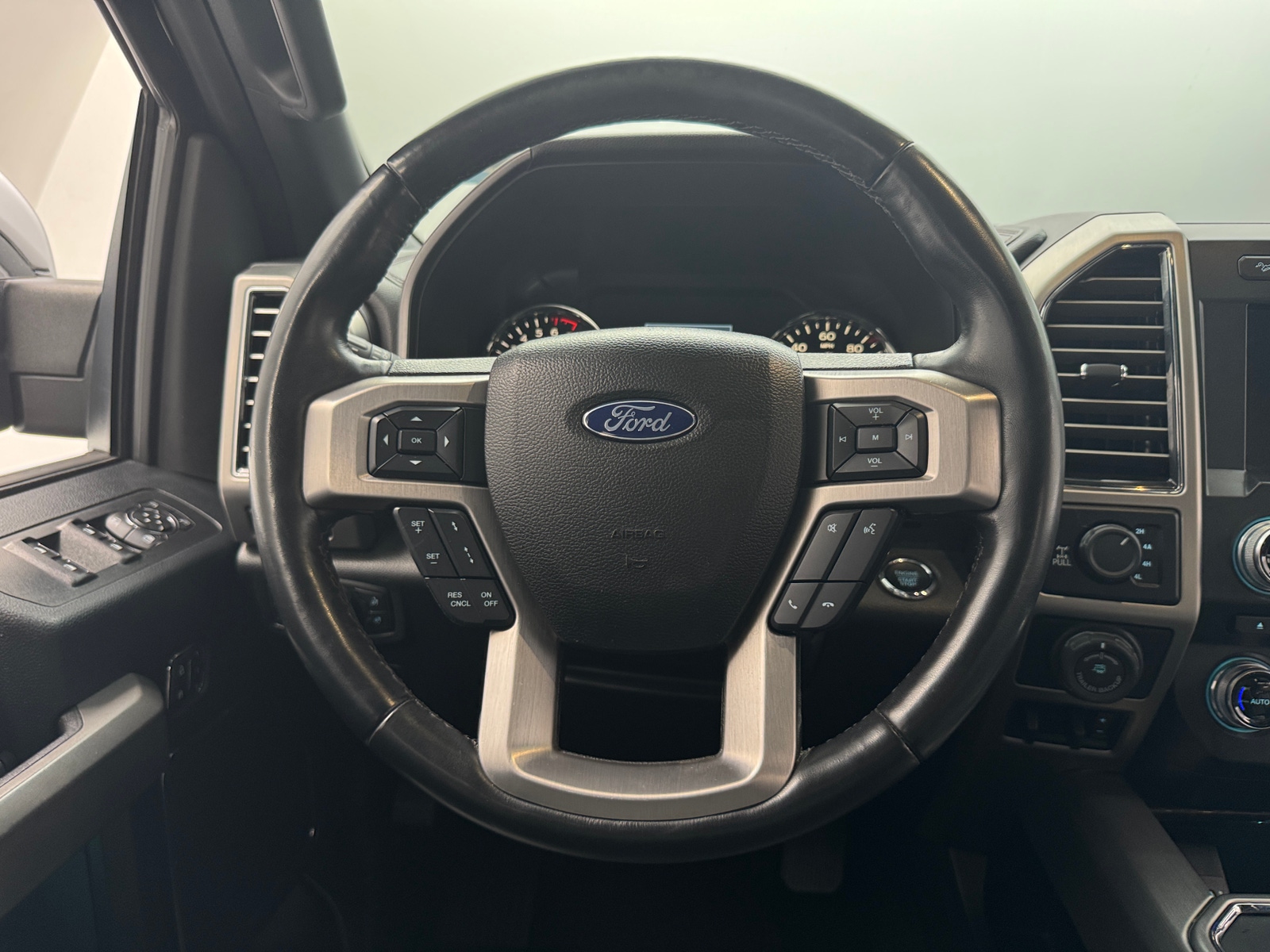 Thumbnail: 2017 Ford Econoline - 4