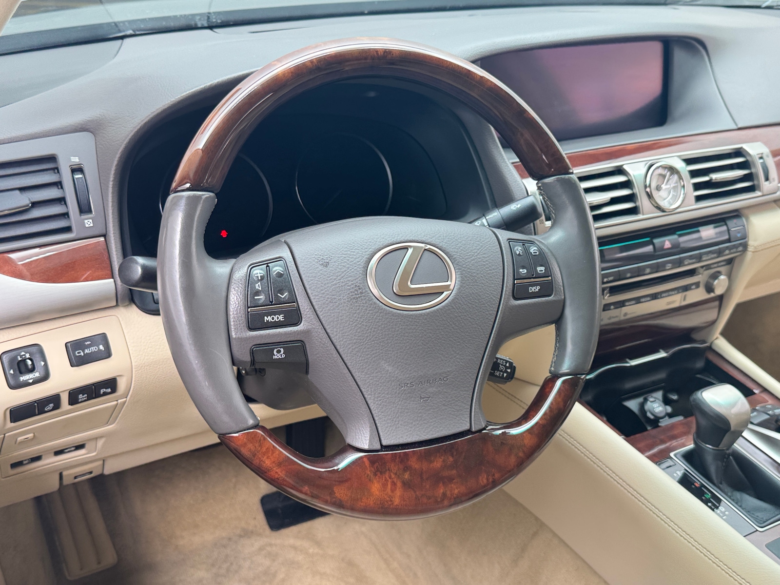Thumbnail: 2016 Lexus LS - 4