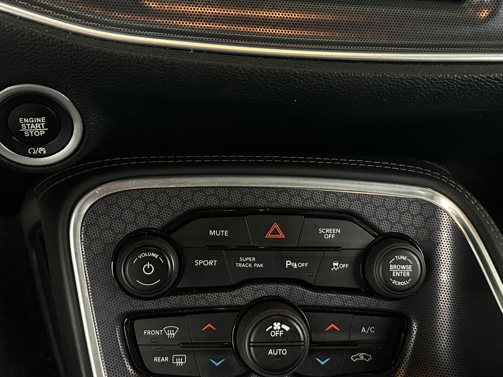 Thumbnail: 2018 Dodge Challenger - 2