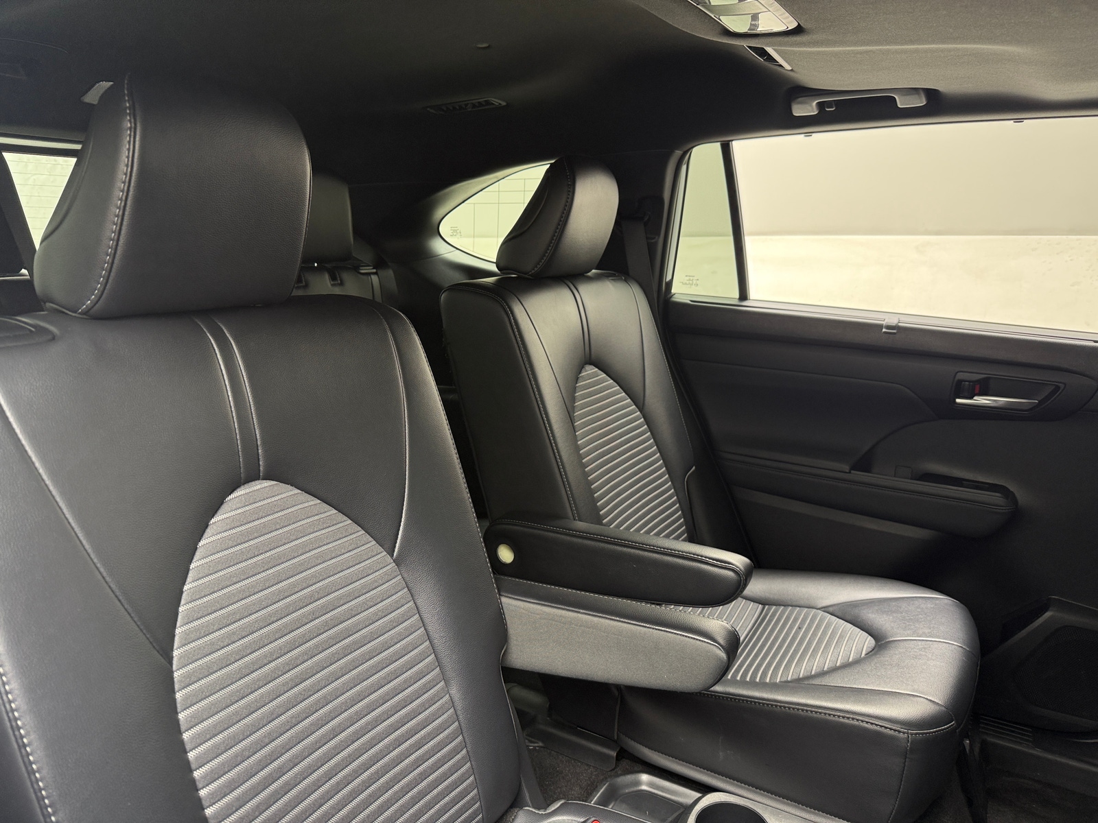 Thumbnail: 2023 Toyota Highlander - 5