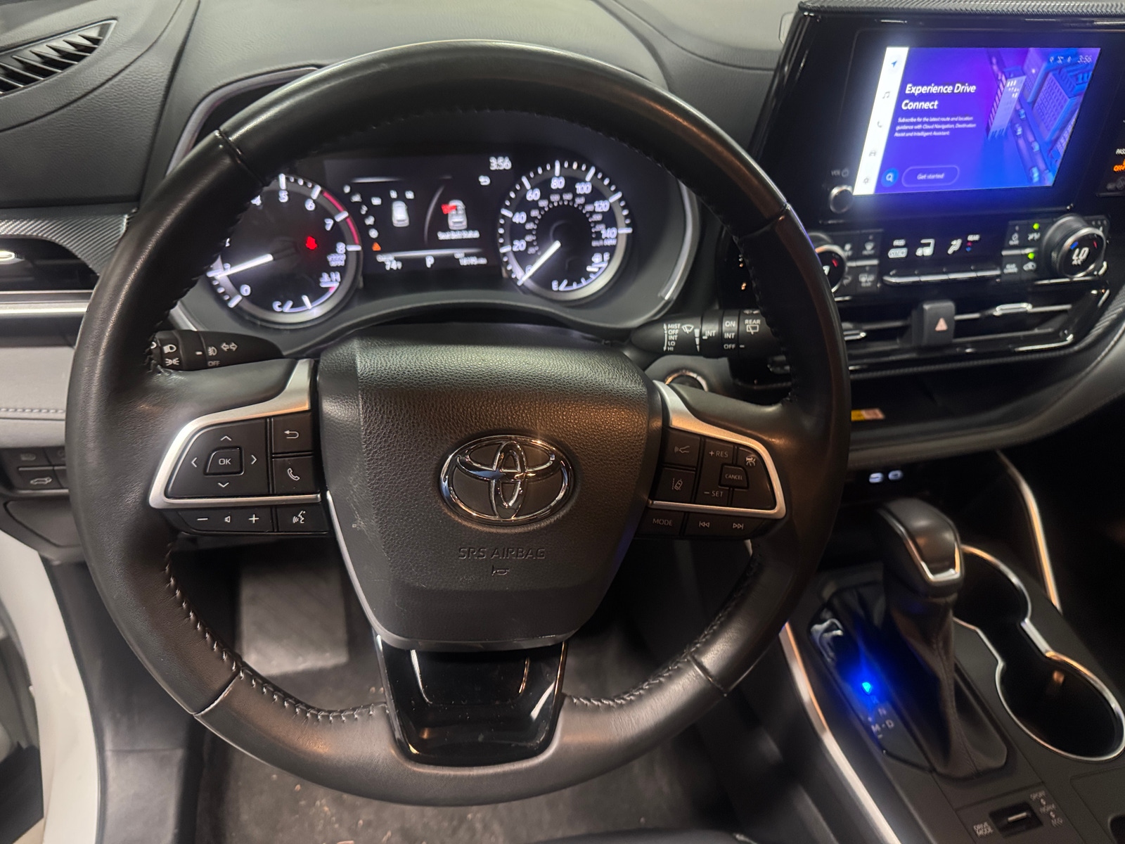 Thumbnail: 2023 Toyota Highlander - 4