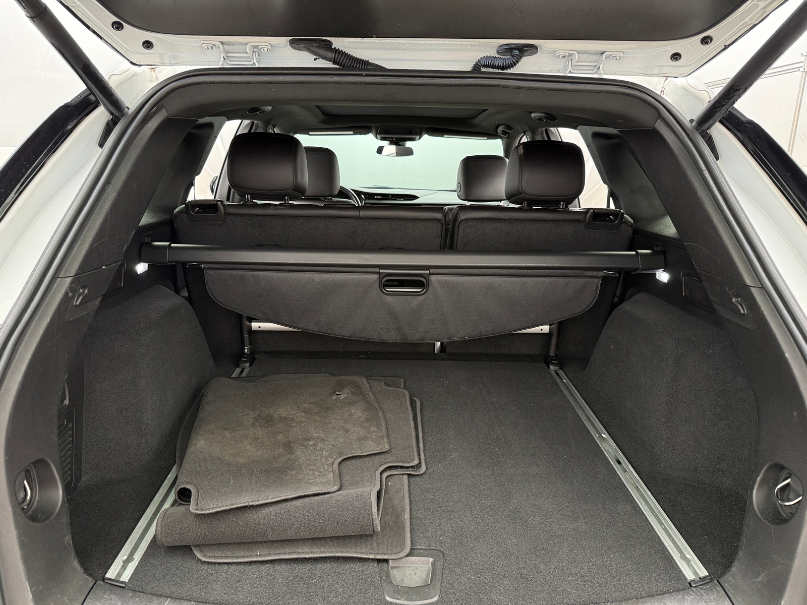 Thumbnail: 2023 Cadillac XT5 - 6