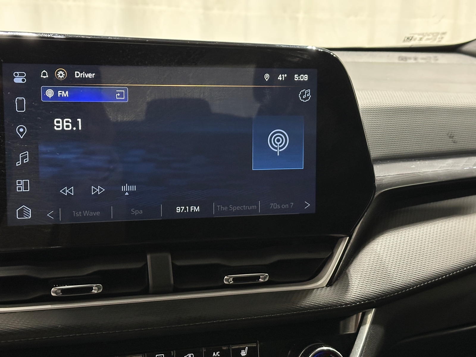 Thumbnail: 2025 Chevrolet Equinox - 4